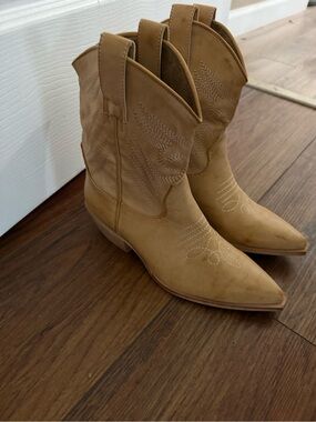 ShuShop Tan Western Pointed-Toe Ankle Boots
